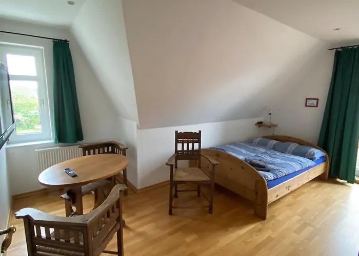 Villa Friesenpark 10 *